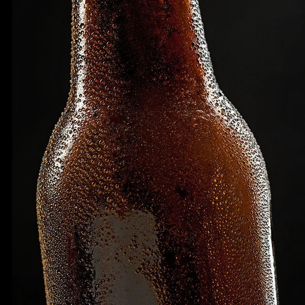 Butelki piwa z kropli — Zdjęcie stockowe