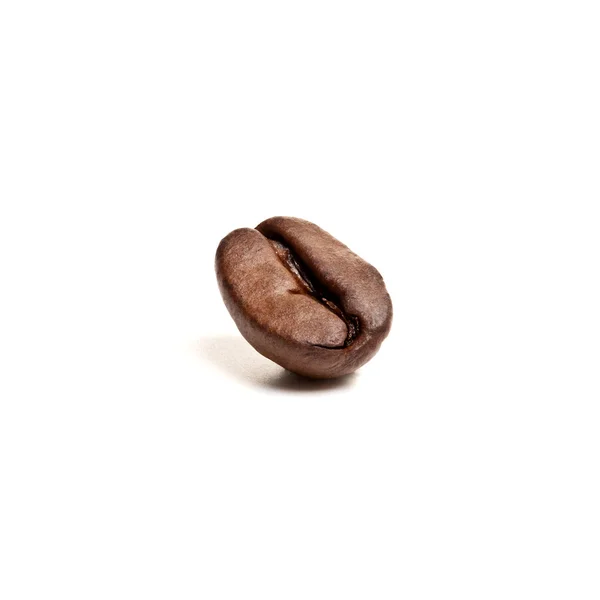Grano de café marrón sobre fondo blanco —  Fotos de Stock