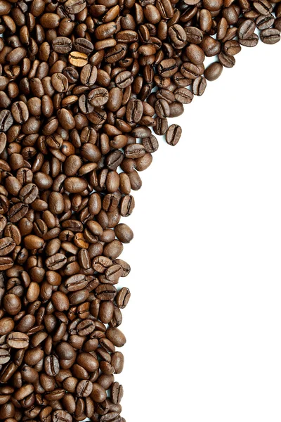 白色背景的褐色咖啡豆 — 图库照片