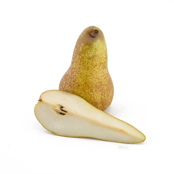 Bruna päron på vit bakgrund — Stockfoto