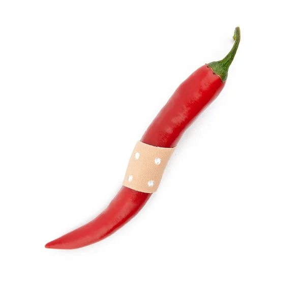 Röd chili paprika med stenläggning på vit bakgrund — Stockfoto