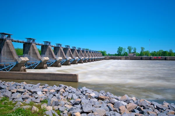River Lock and Dam — Stock Photo, Image