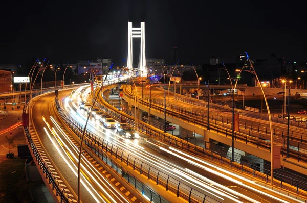 gece trafik basarab Köprüsü, bucharest, Romanya