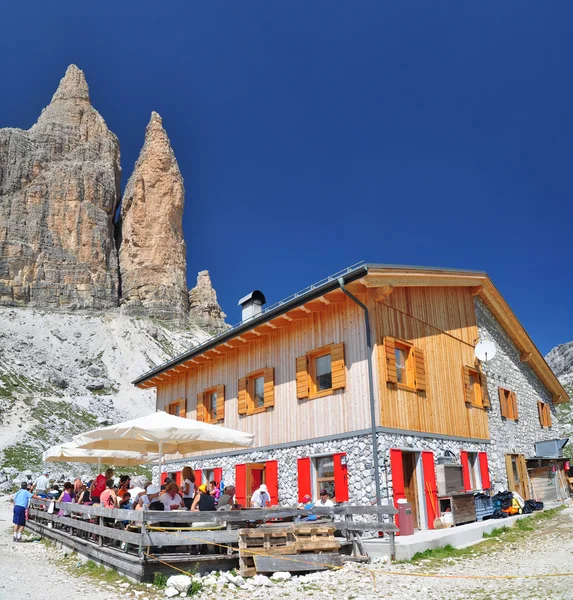 Bosa chata v horách Dolomity — Stock fotografie