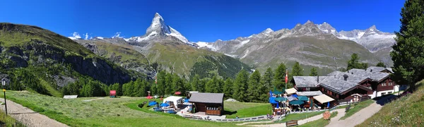Szczyt Matterhorn i domku — Zdjęcie stockowe