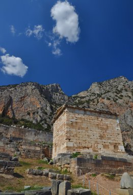 Atina yeniden hazine