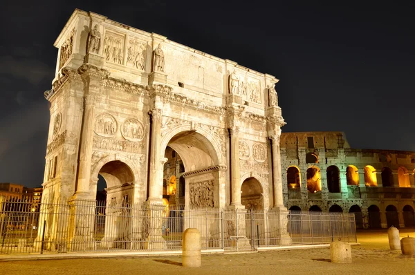 Łuk Konstantyna w pobliżu Koloseum — Zdjęcie stockowe