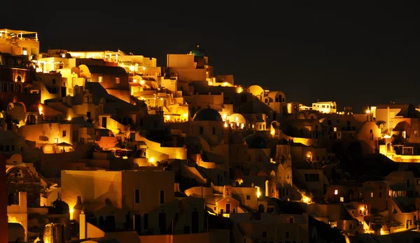 Oia à noite, Santorini, Grécia — Fotografia de Stock