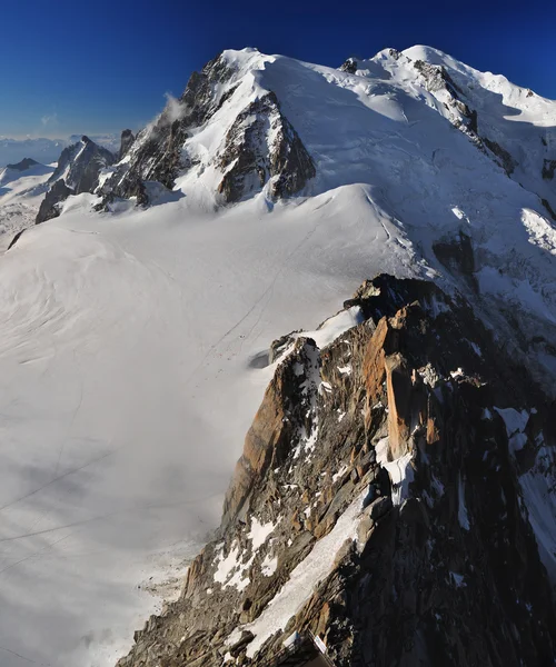 Mont Blanc maciço vista panorâmica — Fotografia de Stock