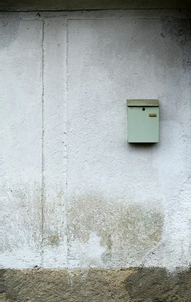 Винтажный почтовый ящик — стоковое фото