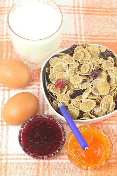 reçel, süt ve pul Kahvaltı