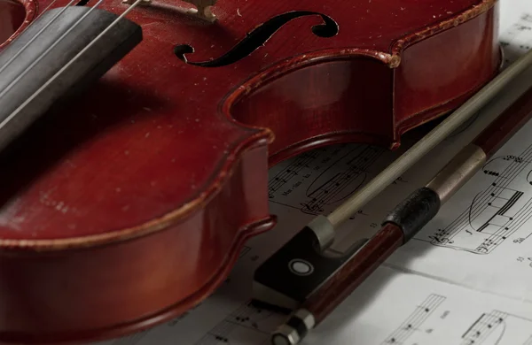 Alte Geige in Großaufnahme — Stockfoto