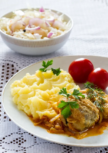 Grilled fish with mashed potatoe — Stock Photo, Image