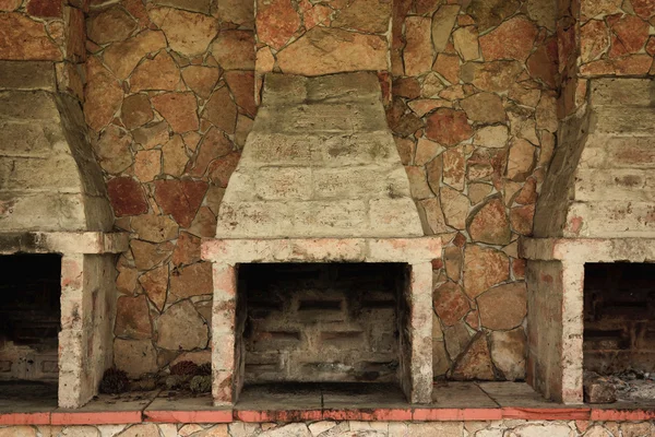 Oude bakstenen oven — Stockfoto