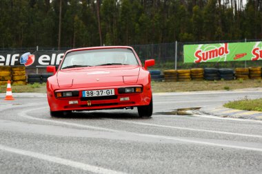 Leiria, Portekiz - 20 Nisan: leiria, Portekiz 20 Nisan 2012 yılında andre freire sürücüler ralli verde pino 2012, bir gün boyunca bir porsche 944.