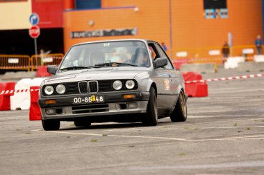 Leiria, Portekiz - 22 Nisan: joao fernandes leiria, Portekiz 22 Nisan 2012 yılında 2002 ralli verde pino 2012, üç gün boyunca bir bmw sürücüler.