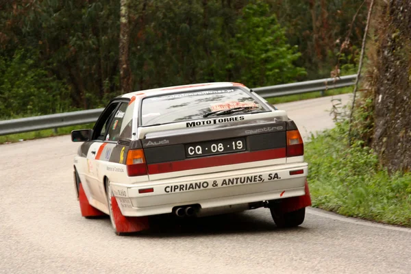 LEIRIA, PORTUGAL - APRIL 20: Cipriano Antunes drives a Audi Quattro during Day One of Rally Verde Pino 2012, in Leiria, Portugal on April 20, 2012. — Stock Photo, Image
