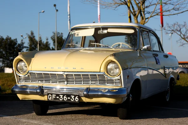 MARINHA GRANDE, PORTUGAL - FEBRUARY 11: A Ford Taunus 17MP2 parked during & — Stock Photo, Image