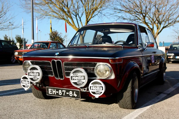 MARINHA GRANDE, PORTUGAL - FEBRUARY 11: A BMW 2002 parked during "12th — Stock Photo, Image