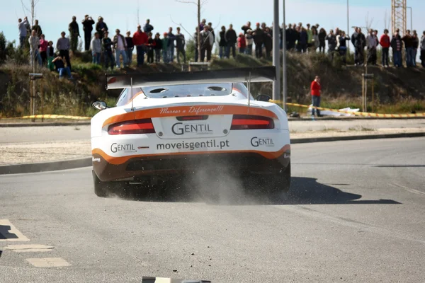 CASTELO BRANCO, PORTUGAL - MARCH 10: Jorge Santos drives a Aston Martin Vantage during Rally Castelo Branco 2012, integrated on Open Championship in Castelo Branco, Portugal on March 10, 2012. — Stock Photo, Image