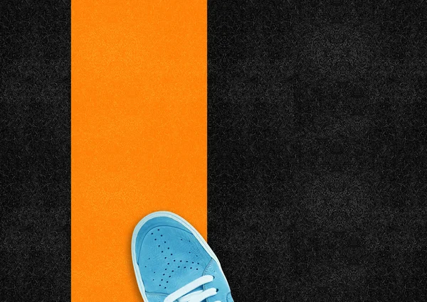 Голубая спортивная обувь — стоковое фото