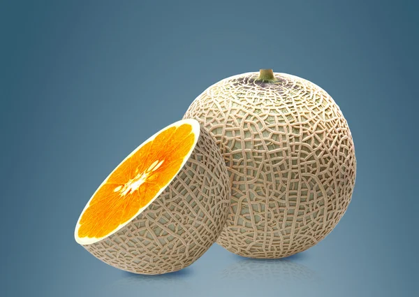 Дыня и апельсин внутри — стоковое фото