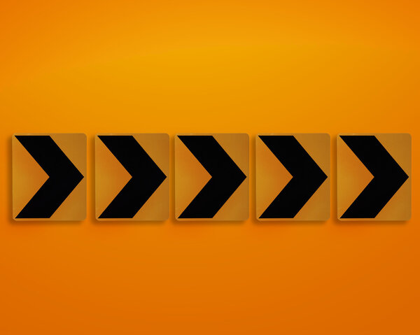 Оранжевый знак направления

