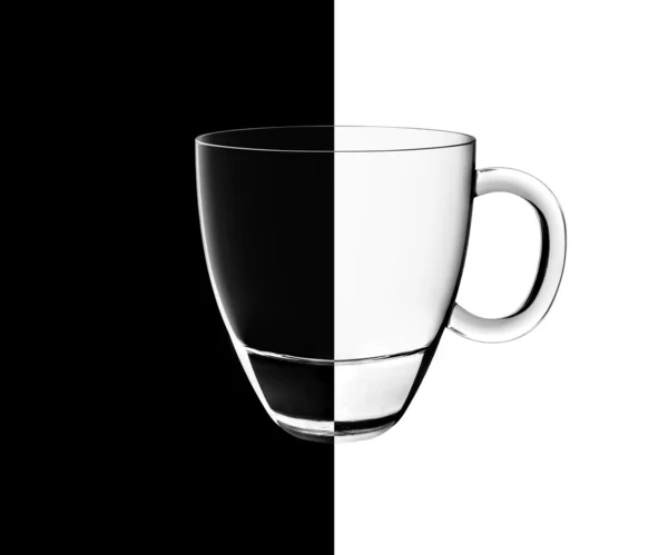 Bicchieri da tè in retroilluminazione sul bianco e nero — Foto Stock