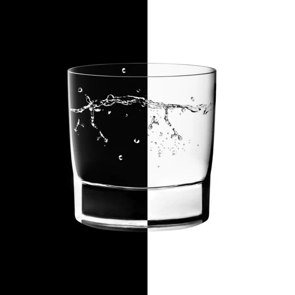 Brýle v podsvícení na černé a bílé — Stock fotografie