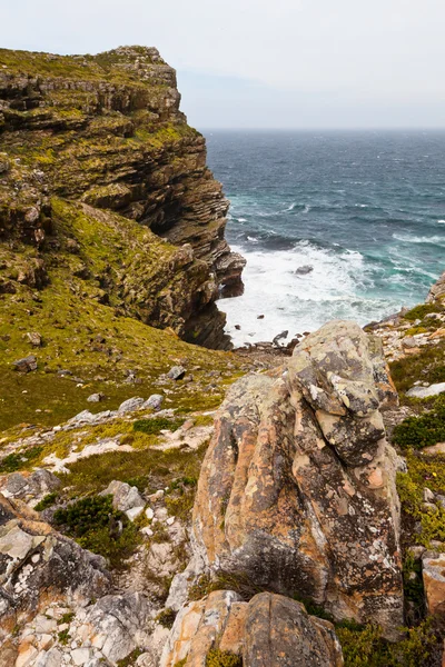 Steep rocks at the coastline — Stock Photo, Image