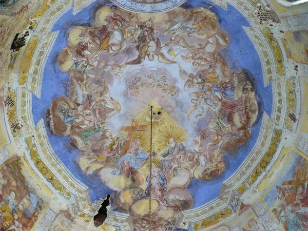 Los frescos en la iglesia abandonada — Foto de Stock