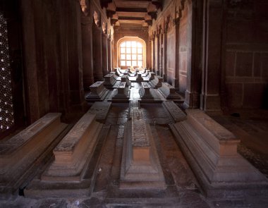 fatehpur sikri jama masjid Camii'nde mezarlar. Uttar pradesh. Hindistan.