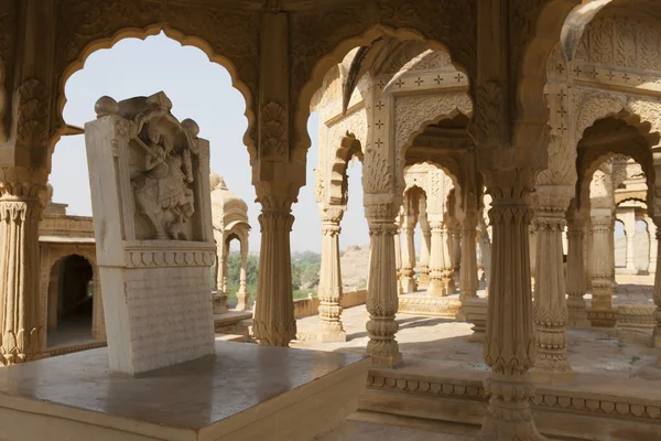 Bada bagh cenotaphs (gravar av maharadjas) i jaisalmer (rajasthan). — Stockfoto