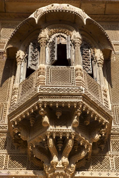 Een detail van de patwa-ki haveli (merchant huis) in jaisalmer - rajasthan. — Stockfoto
