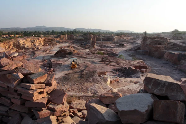 Quarry in Rajasthan, Northern India in the afternoon sun. — Stock Photo, Image
