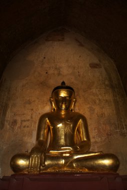 Bagan - Myanmar (Burma Sulamani Pahto tapınakta altın buddha heykeli)