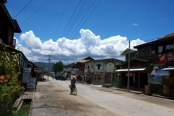 Nyaungschwe - 東ミャンマー (ビルマのインレー湖の通り) — ストック写真