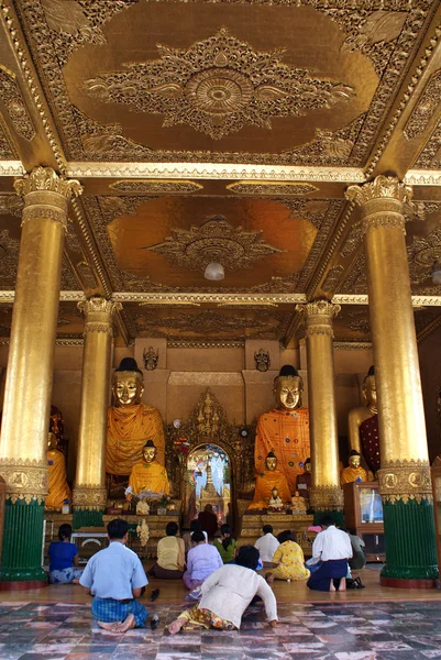 SHWEDAGON PAGODA IN RANGOON - YANGON (em inglês). MYANMAR - BURMA — Fotografia de Stock