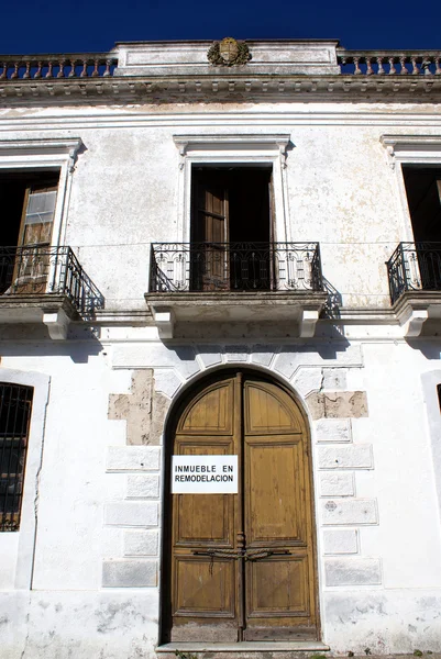 Alte kolonialhäuser in colonia del sacramento - uruguay — Stockfoto