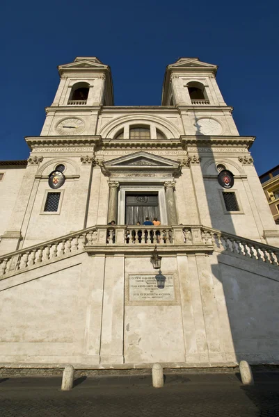 Trinita dei monti εκκλησία στη Ρώμη — Φωτογραφία Αρχείου
