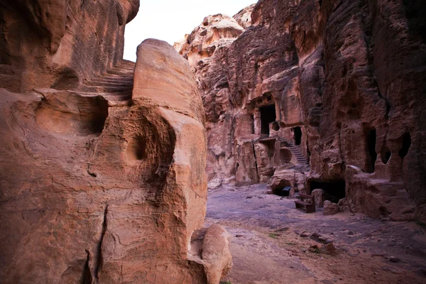Little Petra Património Mundial na Jordânia durante o pôr-do-sol — Fotografia de Stock
