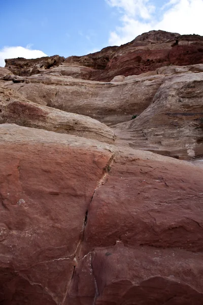 ペトラ - ヨルダンのユネスコ世界遺産の赤い岩のクローズ アップ. — ストック写真