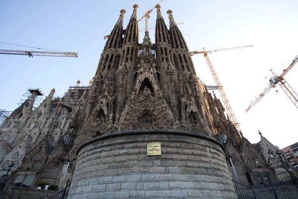 Boční vstup sagrada Familia v Barceloně, Španělsko — Stock fotografie