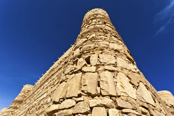 在 Jordan Qasr el Kharaneh 城堡 (沙漠城堡) — 图库照片