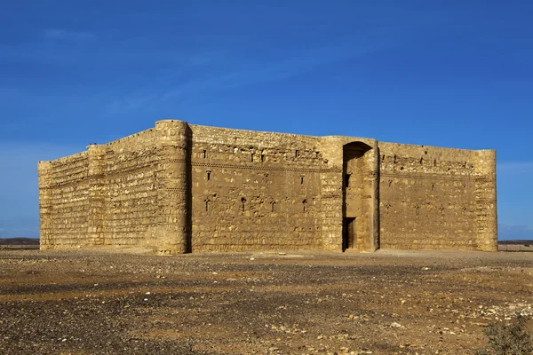 Qasr el-Kharaneh kasteel (woestijn) in Jordan — Stockfoto