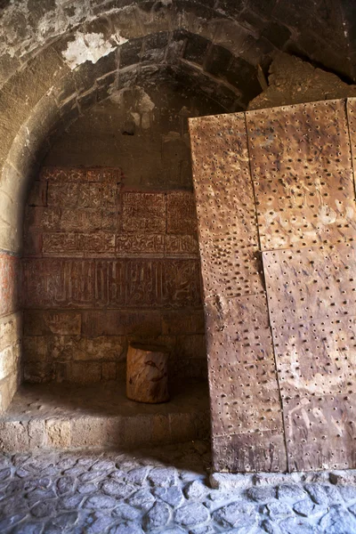 Eingangstür des Aqaba-Forts in Aqaba - Süd-Jordanien — Stockfoto