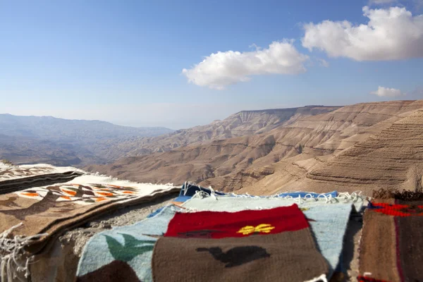 Wadi Mujib desfiladeiro ao longo da estrada do rei na Jordânia — Fotografia de Stock