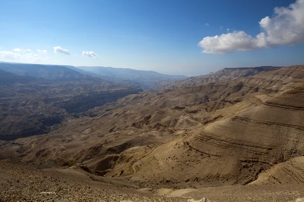 Wadi Mujib desfiladeiro ao longo da estrada do rei na Jordânia — Fotografia de Stock
