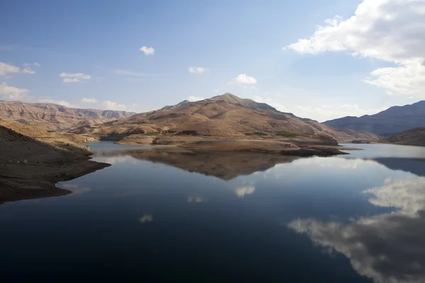 stock image Reservoir in the Wadi Mujib Gorge along the King's Highway in Jordan