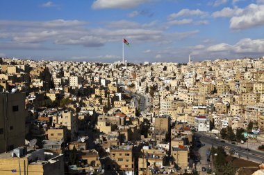 Amman şehir (yilindan görüldü) bayrak direği ile Jordan